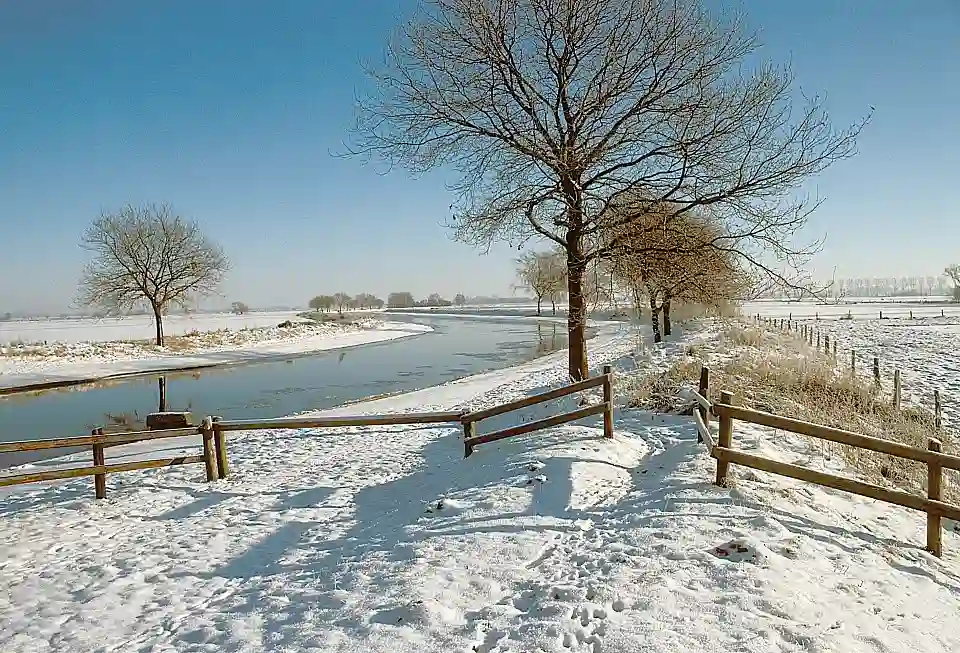 Spaziergang am Fluss 1