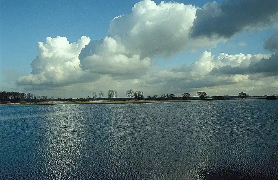 Wolkenspiegelung 2